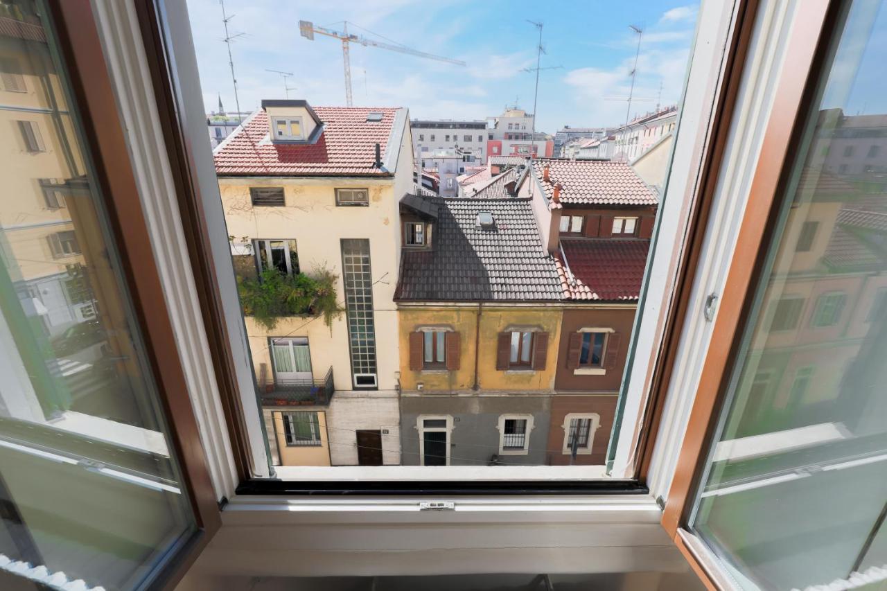 Duomo Apartamento Milão Exterior foto